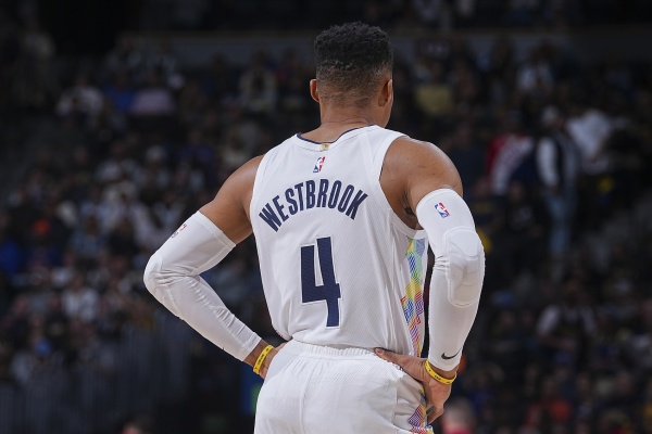 36岁威少底薪加盟国王！18年传奇生涯再启程，历史控卫得分王触手可及