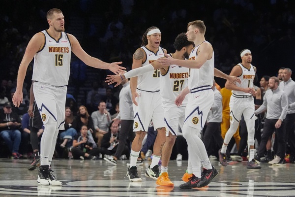 掘金主场迎战残阵鹈鹕，约基奇三双纪录或延续